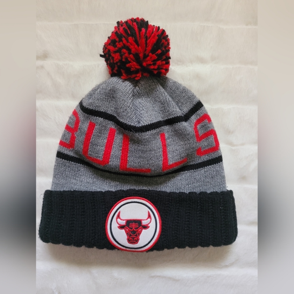 NBA Mitchell & Ness Chicago Bulls Pom Knit Beanie